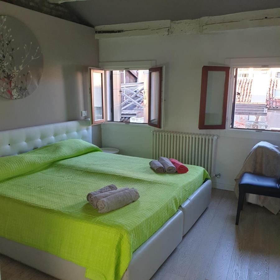 Central Lovely Typical Rooms Rialto Venezia Esterno foto